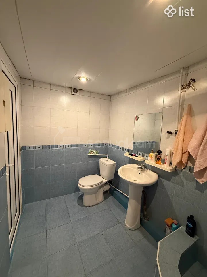 2 Սենյականոց Բնակարան Քարե Շենքում, 64քմ, 3/14 հարկ, Նորմալ Վիճակում, Կահավորված, Արևկող