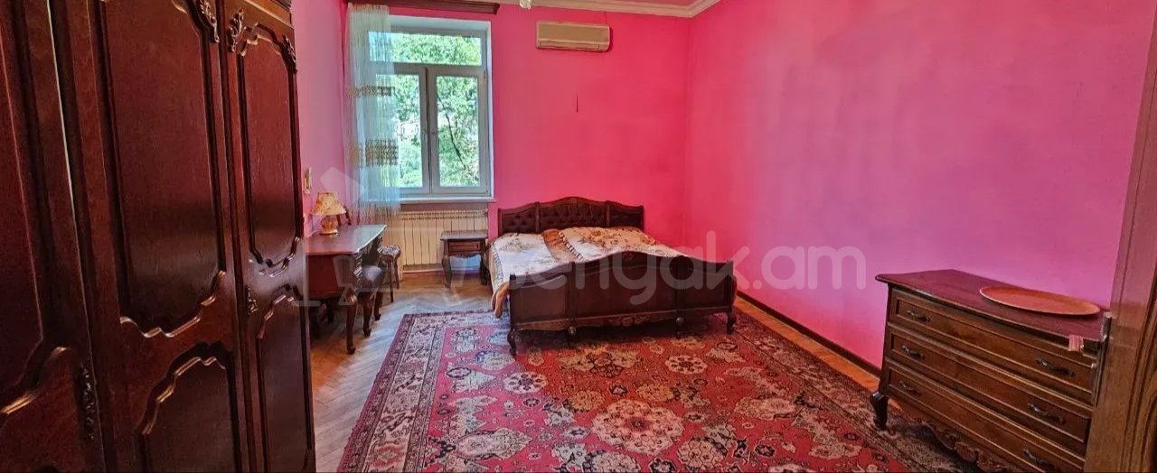 3 Սենյականոց Բնակարան Քարե Շենքում, 77քմ, 3/5 հարկ, Նորմալ Վիճակում, Կահավորված, Արևկող