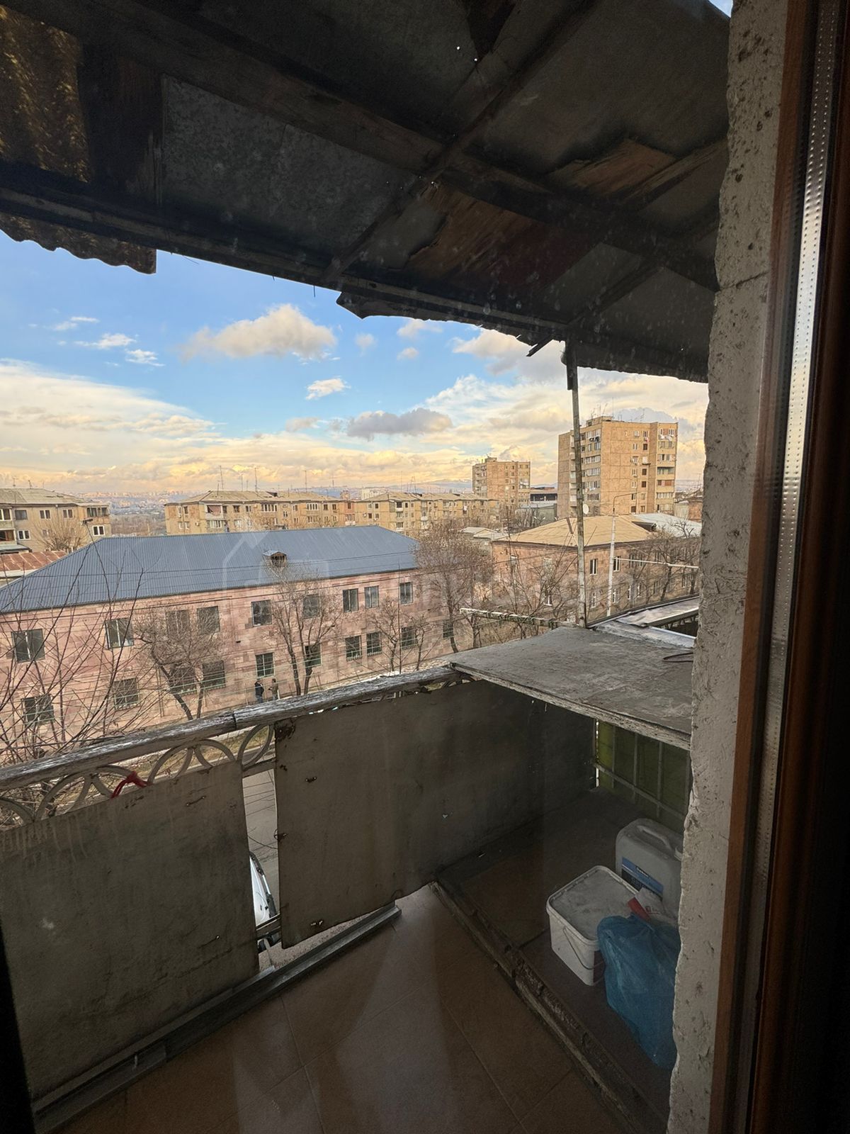 1 Սենյականոց Բնակարան Քարե Շենքում, 36քմ, 4/4 հարկ, Կոսմետիկ Վերանորոգված