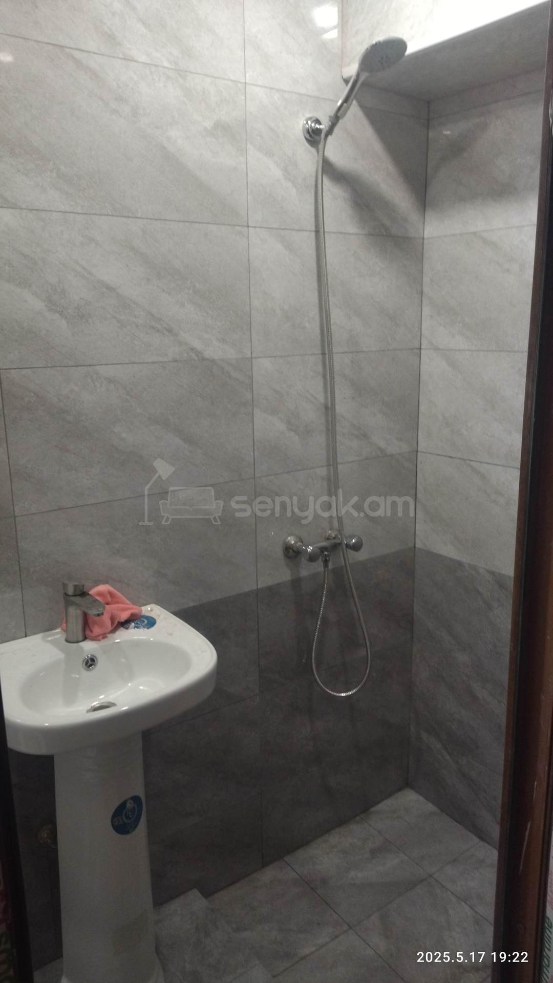 1 Սենյականոց Բնակարան Քարե Շենքում, 36քմ, 4/4 հարկ, Կոսմետիկ Վերանորոգված