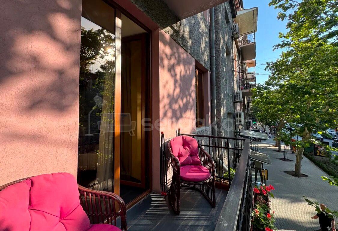 3 Սենյականոց Բնակարան Քարե Շենքում, 55քմ, 2/5 հարկ, Դիզայներական Վերանորոգված, Կահավորված, Արևկող