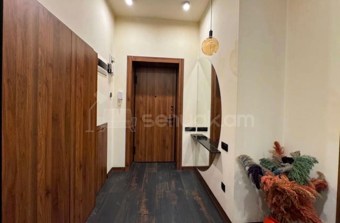 3 Սենյականոց Բնակարան Քարե Շենքում, 55քմ, 2/5 հարկ, Դիզայներական Վերանորոգված, Կահավորված, Արևկող