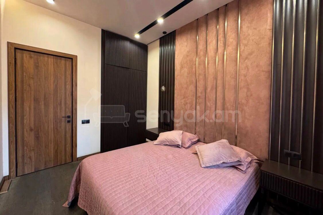 3 Սենյականոց Բնակարան Քարե Շենքում, 55քմ, 2/5 հարկ, Դիզայներական Վերանորոգված, Կահավորված, Արևկող