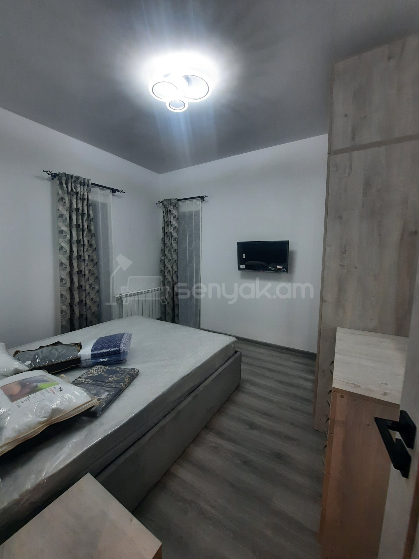 2 Սենյականոց Բնակարան Նորակառույց Քարե Շենքում, 63քմ, 2/5 հարկ, Դիզայներական Վերանորոգված, Կահավորված