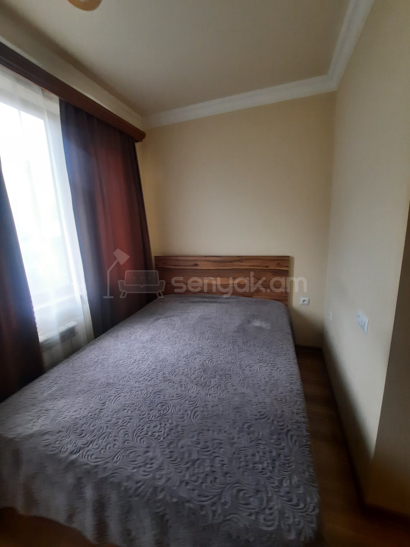 2 Սենյականոց Բնակարան Քարե Շենքում, 45քմ, 2/5 հարկ, Դիզայներական Վերանորոգված, Կահավորված