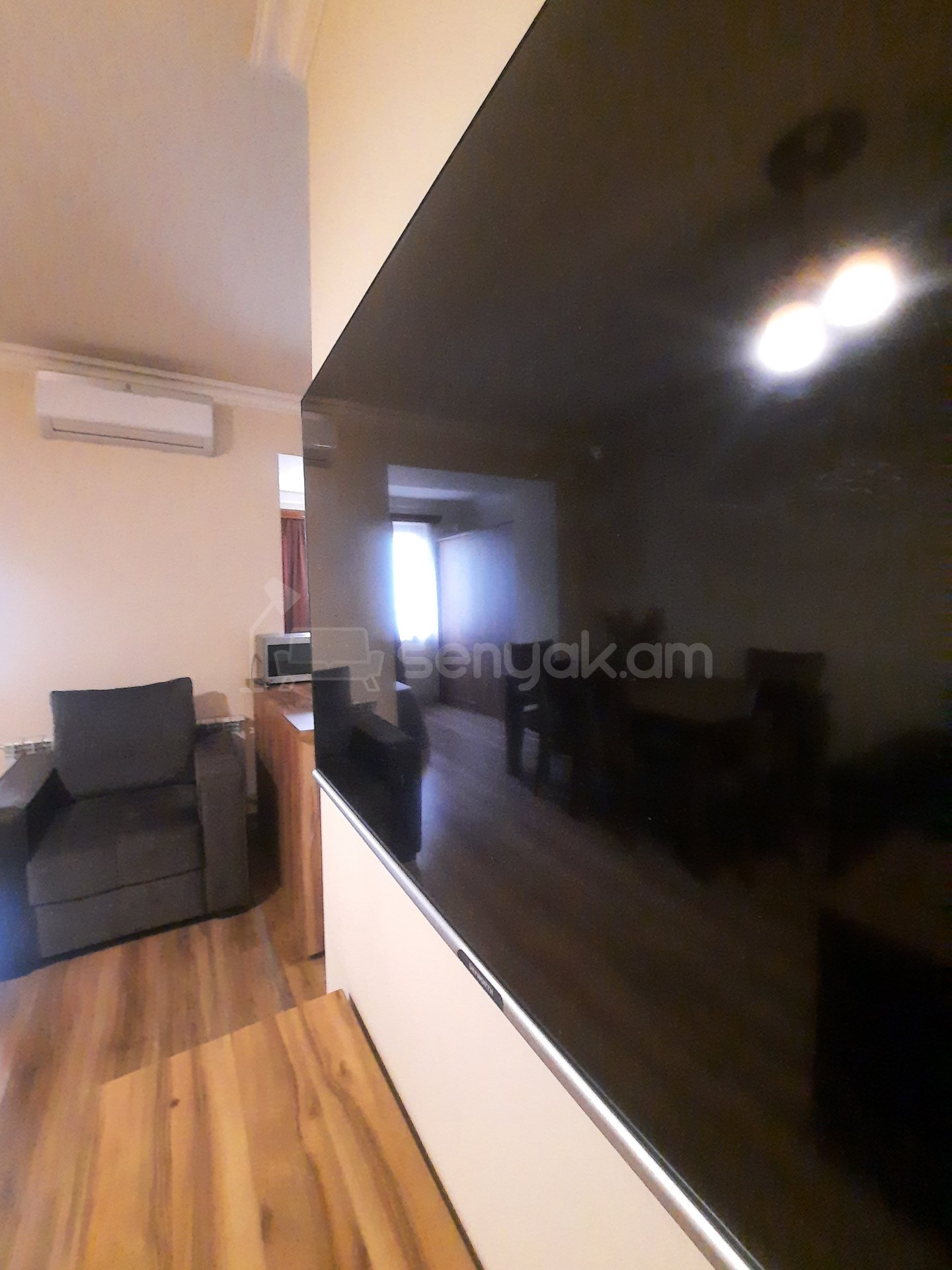 2 Սենյականոց Բնակարան Քարե Շենքում, 45քմ, 2/5 հարկ, Դիզայներական Վերանորոգված, Կահավորված