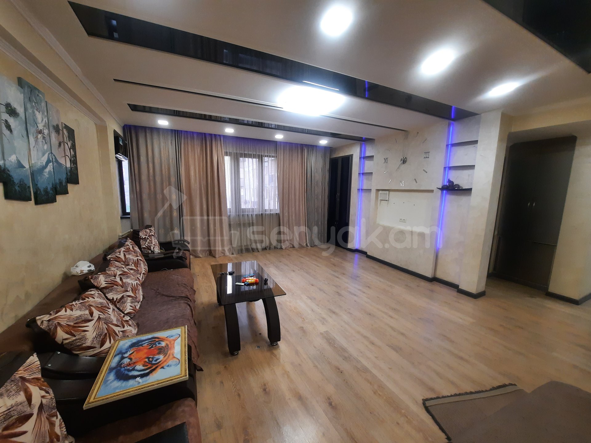 3 Սենյականոց Բնակարան, 70քմ, 3/9 հարկ, Դիզայներական Վերանորոգված, Կահավորված