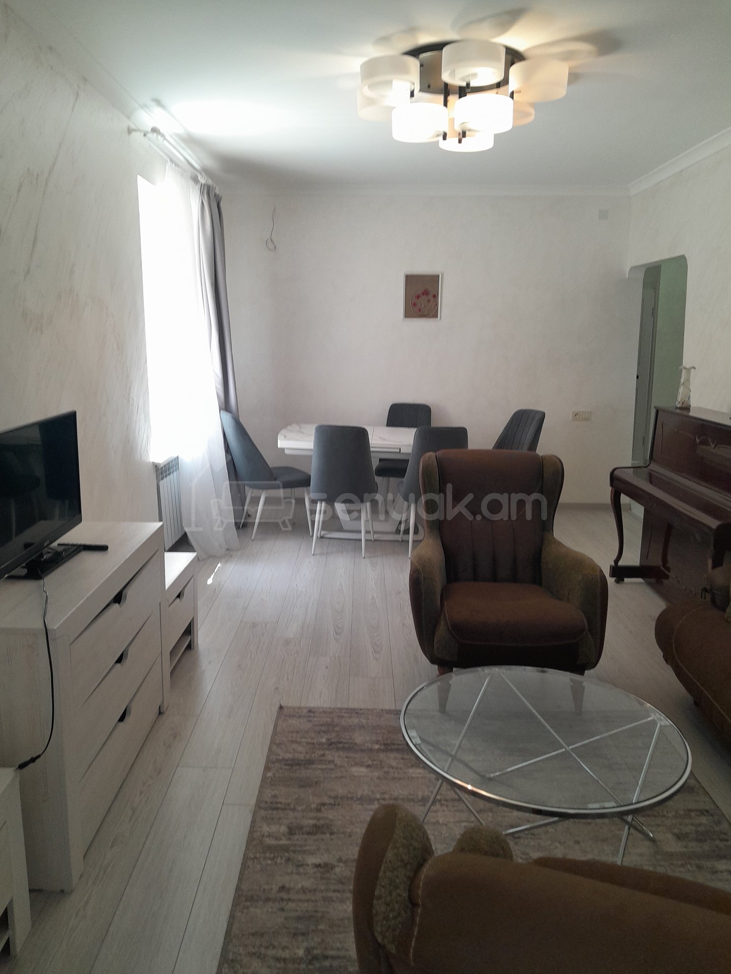 3 Սենյականոց Բնակարան Քարե Շենքում, 72քմ, 1/5 հարկ, Կապիտալ Վերանորոգված