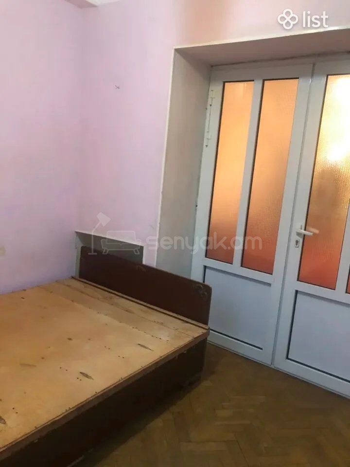 2 Սենյականոց Բնակարան Քարե Շենքում, 50քմ, 2/5 հարկ, Պետական Վիճակում