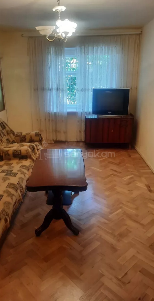 2 Սենյականոց Բնակարան Քարե Շենքում, 50քմ, 2/5 հարկ, Պետական Վիճակում