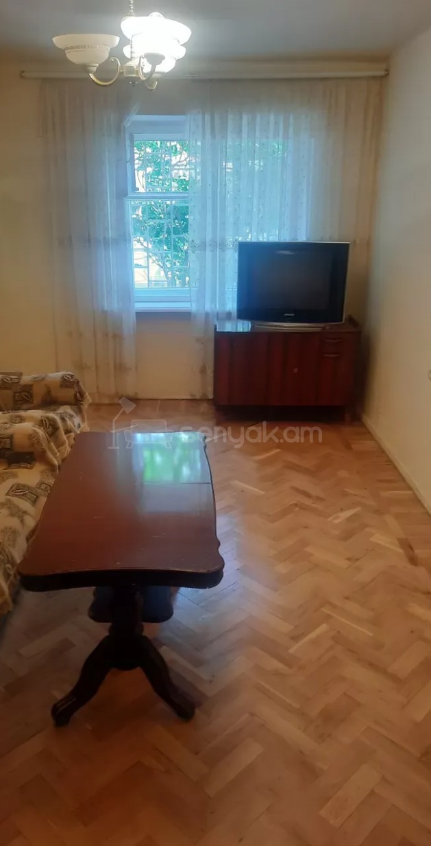 2 Սենյականոց Բնակարան Քարե Շենքում, 50քմ, 2/5 հարկ, Պետական Վիճակում