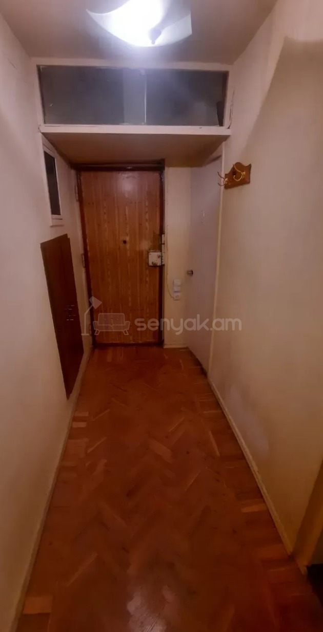 2 Սենյականոց Բնակարան Քարե Շենքում, 50քմ, 2/5 հարկ, Պետական Վիճակում
