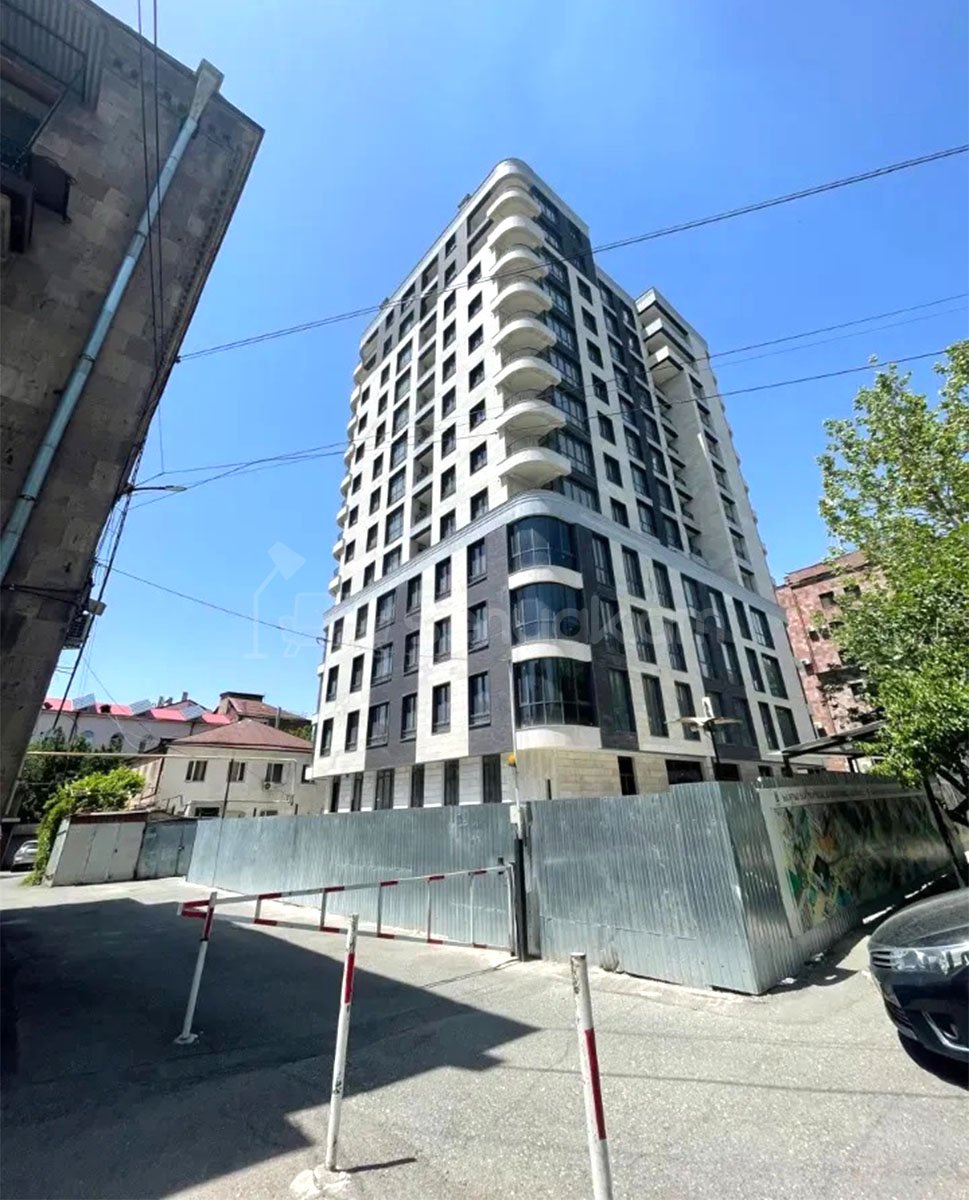 2 Սենյականոց Բնակարան, 47քմ, 8/13 հարկ, Պետական Վիճակում