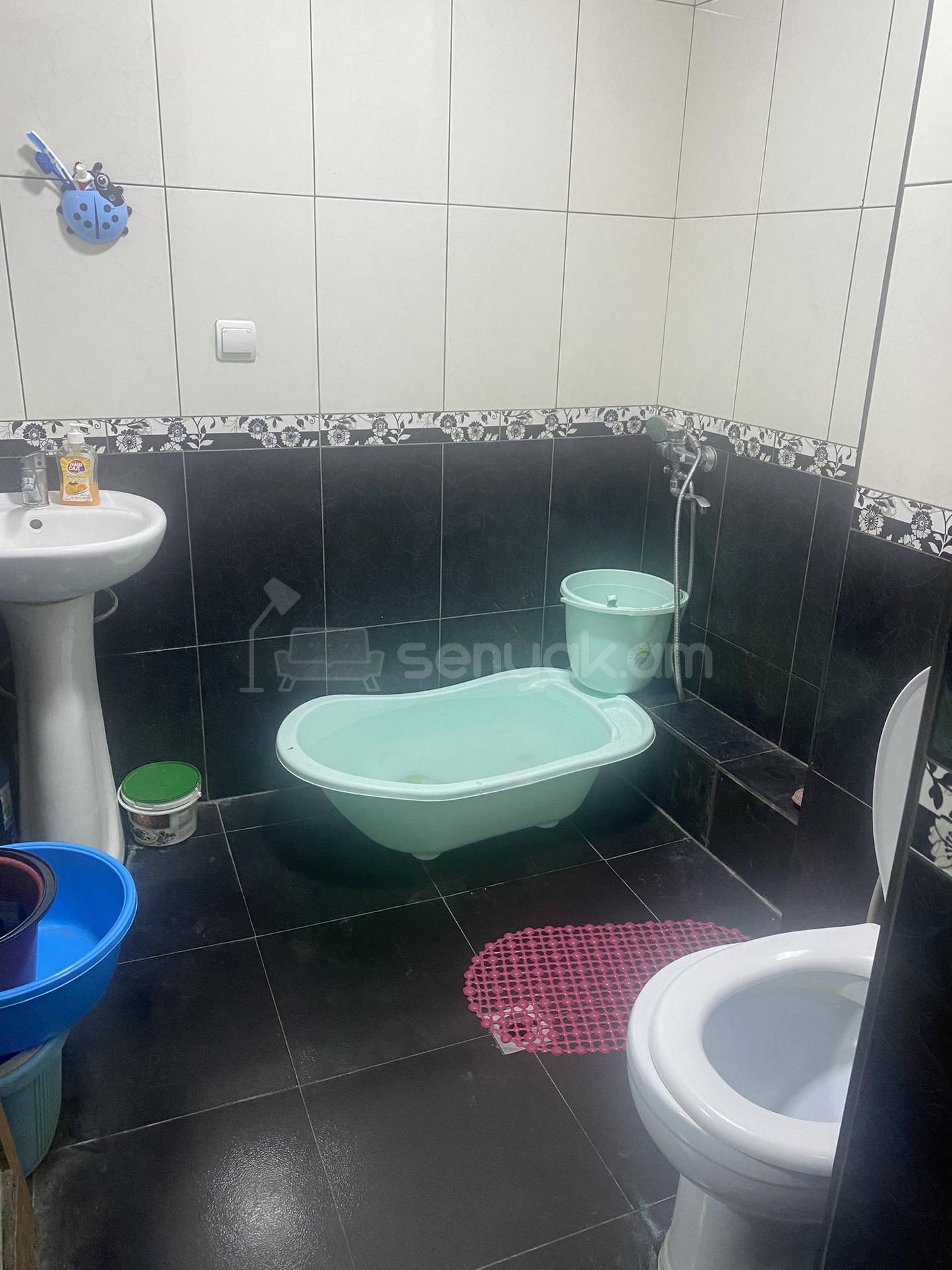 2 Սենյականոց Բնակարան Քարե Շենքում, 57քմ, 3/3 հարկ, Կապիտալ Վերանորոգված