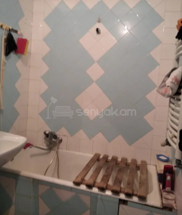 4 Սենյականոց Բնակարան, 120քմ, 5/14 հարկ, Պետական Վիճակում