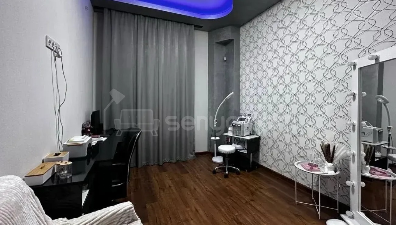 4 Սենյականոց Բնակարան Քարե Շենքում, 140քմ, 1/7 հարկ, Դիզայներական Վերանորոգված