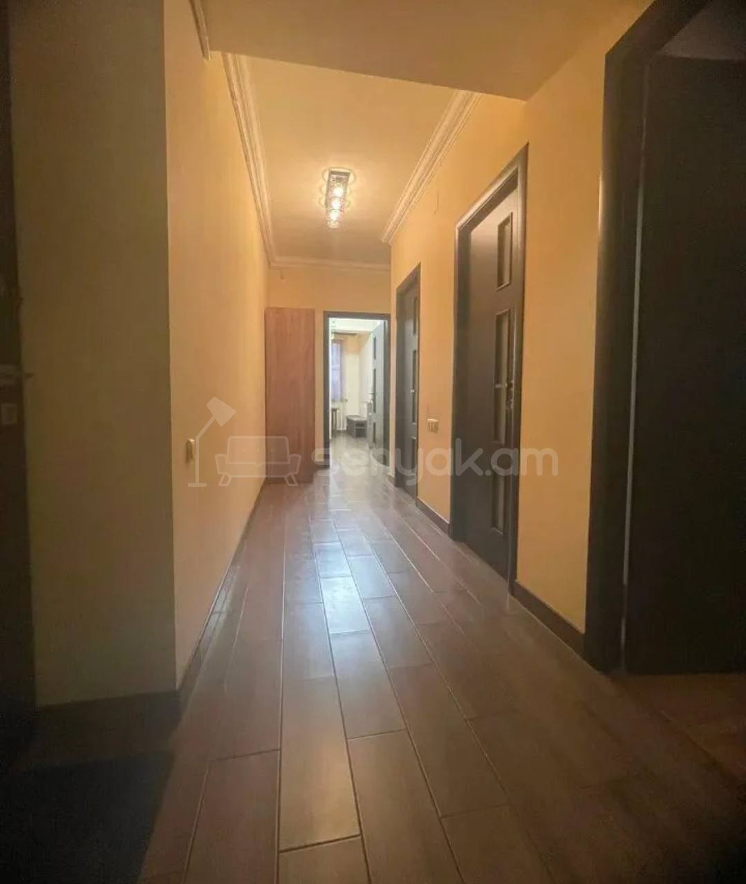 3 Սենյականոց Բնակարան Քարե Շենքում, 70քմ, 3/5 հարկ, Կապիտալ Վերանորոգված, Կահավորված, Արևկող