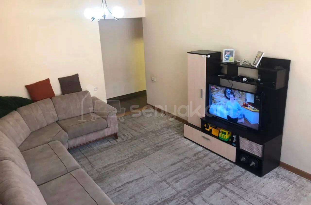 3 Սենյականոց Բնակարան Քարե Շենքում, 70քմ, 3/5 հարկ, Կապիտալ Վերանորոգված, Կահավորված, Արևկող
