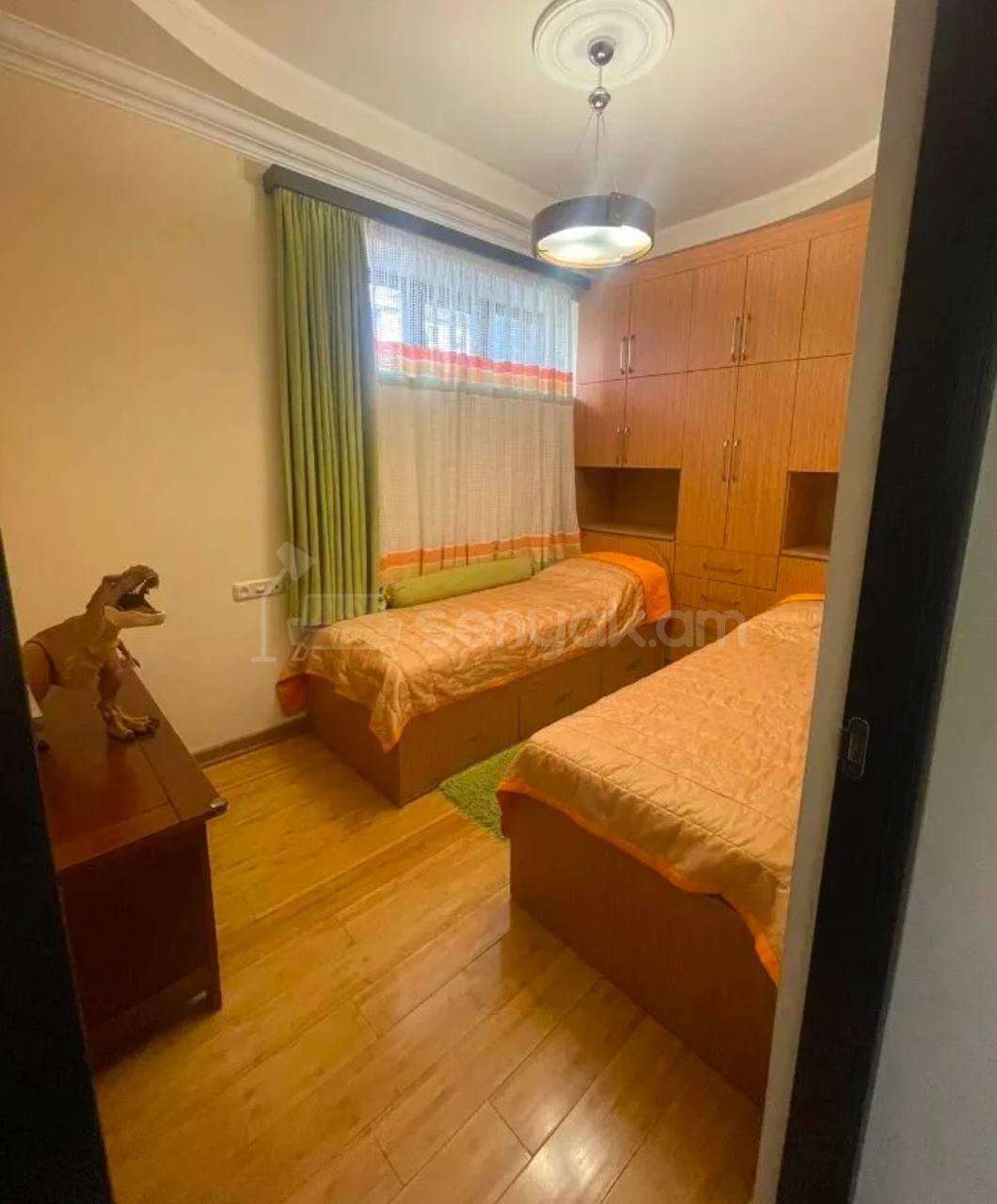 3 Սենյականոց Բնակարան Քարե Շենքում, 70քմ, 3/5 հարկ, Կապիտալ Վերանորոգված, Կահավորված, Արևկող