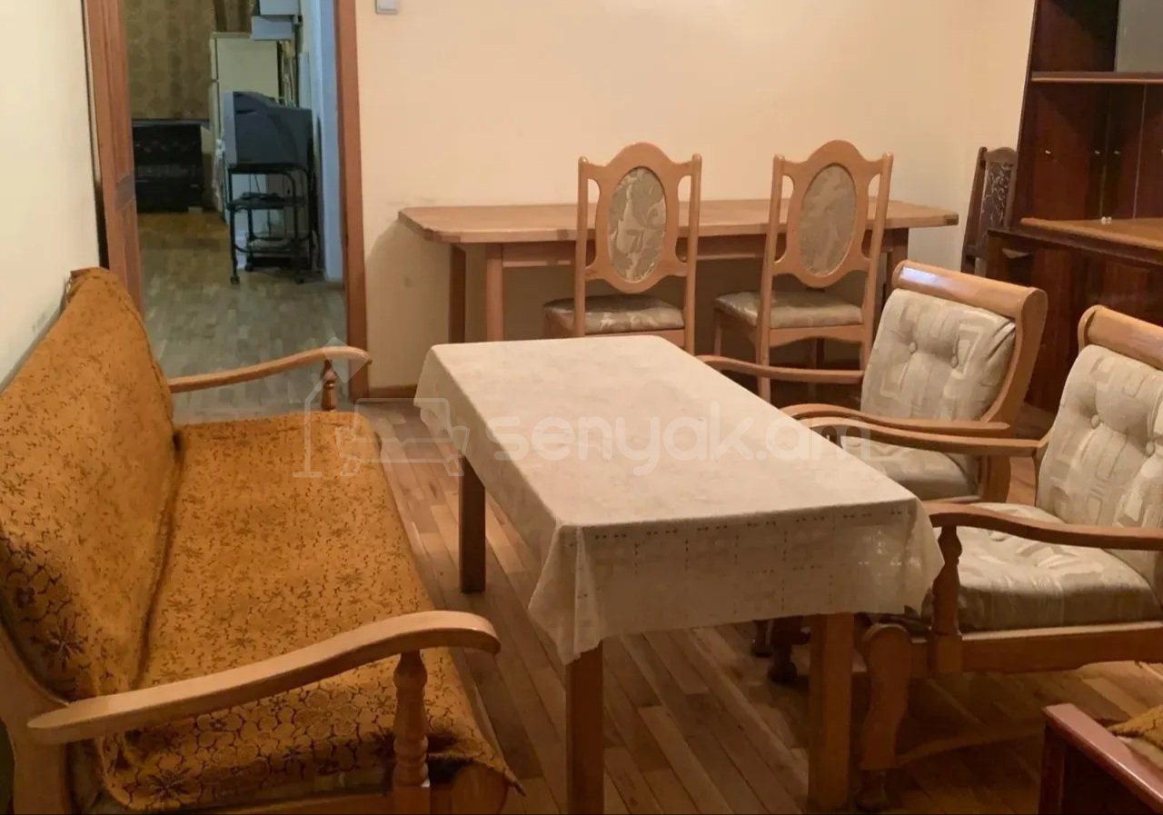 3 Սենյականոց Բնակարան Քարե Շենքում, 75քմ, 1/7 հարկ, Կոսմետիկ Վերանորոգված, Կահավորված