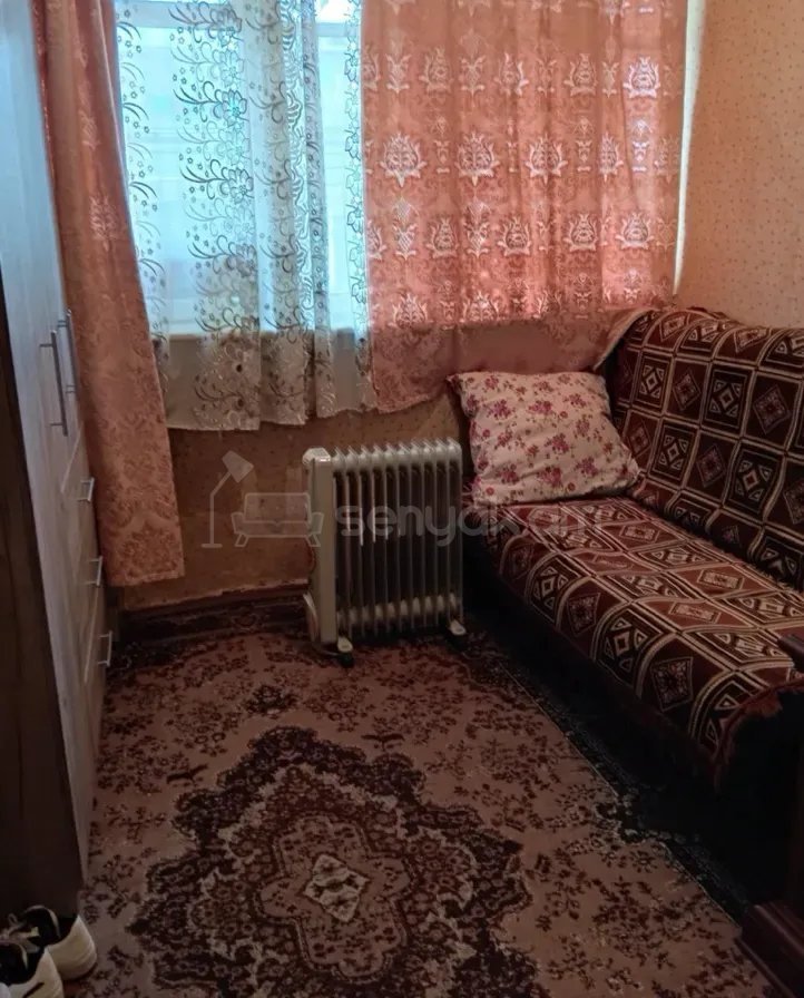 2 Սենյականոց Բնակարան Քարե Շենքում, 63քմ, 1/3 հարկ, Նորմալ Վիճակում