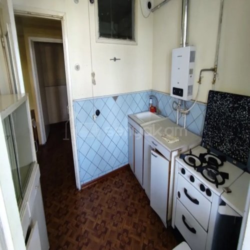 1 Սենյականոց Բնակարան Քարե Շենքում, 38քմ, 4/4 հարկ, Պետական Վիճակում