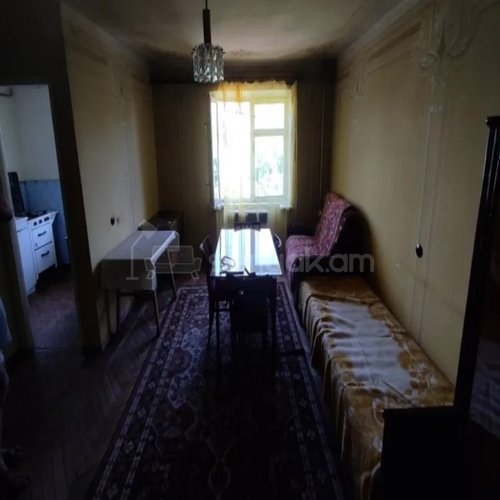 1 Սենյականոց Բնակարան Քարե Շենքում, 38քմ, 4/4 հարկ, Պետական Վիճակում