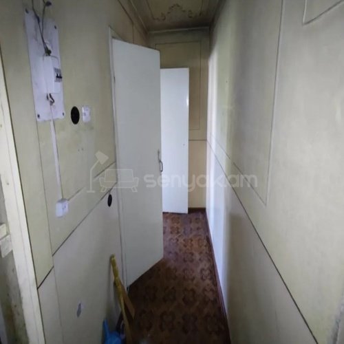 1 Սենյականոց Բնակարան Քարե Շենքում, 38քմ, 4/4 հարկ, Պետական Վիճակում