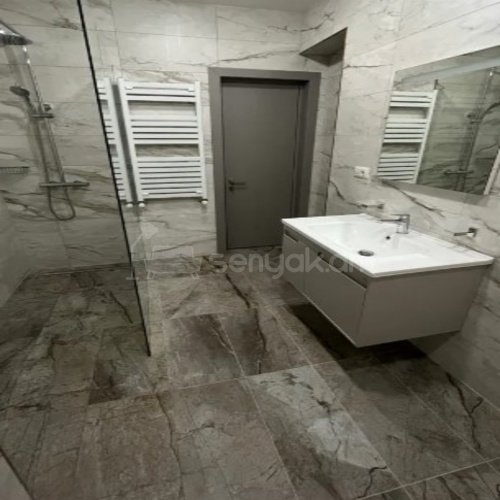 2 Սենյականոց Բնակարան Նորակառույցում, 64քմ, 8/16 հարկ, Դիզայներական Վերանորոգված, Կահավորված, Արևկող