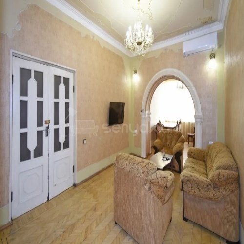 3 Սենյականոց Բնակարան Քարե Շենքում, 98քմ, 4/5 հարկ, Կապիտալ Վերանորոգված, Կահավորված, Արևկող