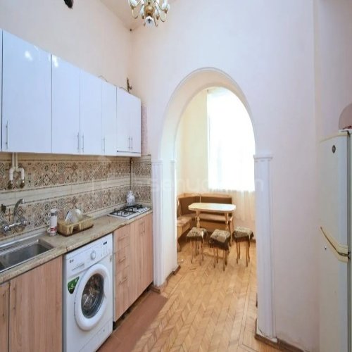 3 Սենյականոց Բնակարան Քարե Շենքում, 98քմ, 4/5 հարկ, Կապիտալ Վերանորոգված, Կահավորված, Արևկող