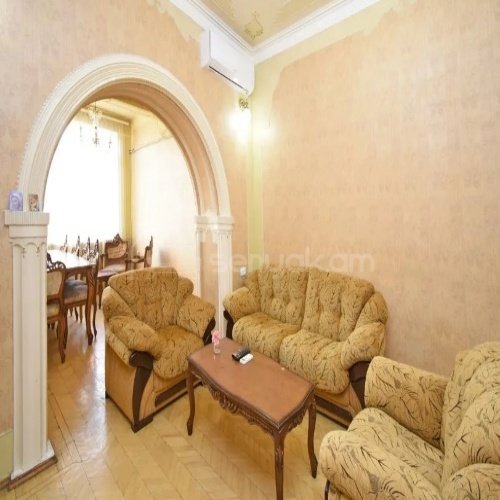 3 Սենյականոց Բնակարան Քարե Շենքում, 98քմ, 4/5 հարկ, Կապիտալ Վերանորոգված, Կահավորված, Արևկող