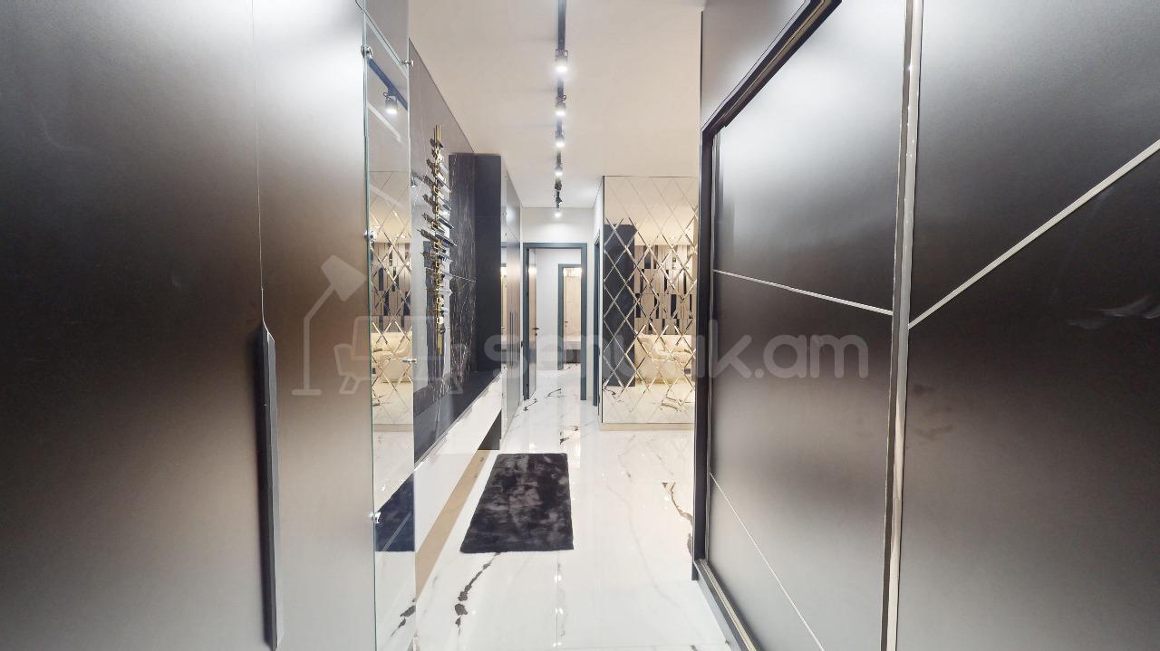 3 Սենյականոց Բնակարան Նորակառույցում, 98քմ, 3/14 հարկ, Դիզայներական Վերանորոգված
