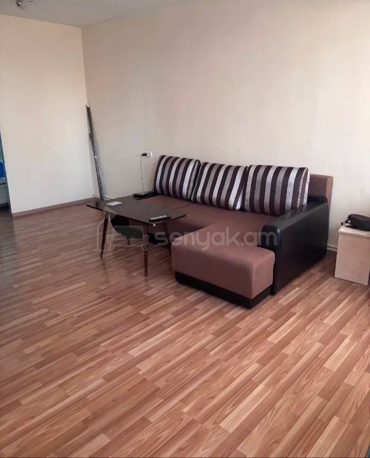 2 Սենյականոց Բնակարան Քարե Շենքում, 50քմ, 5/5 հարկ, Դիզայներական Վերանորոգված, Կահավորված, Արևկող
