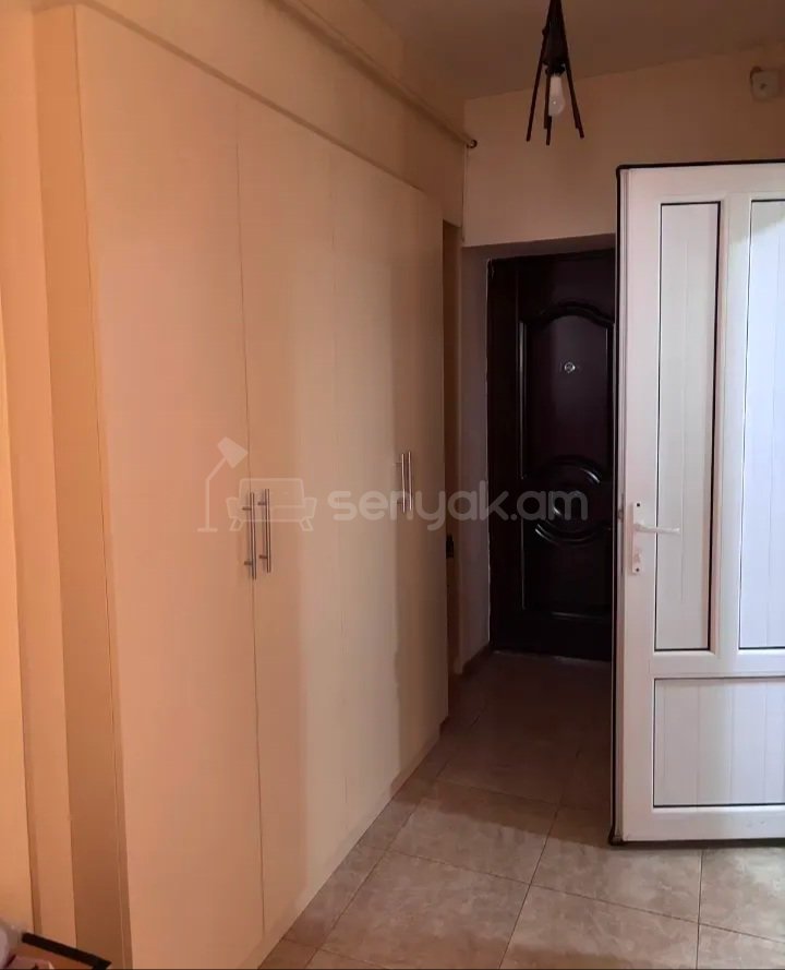 2 Սենյականոց Բնակարան Քարե Շենքում, 50քմ, 5/5 հարկ, Դիզայներական Վերանորոգված, Կահավորված, Արևկող