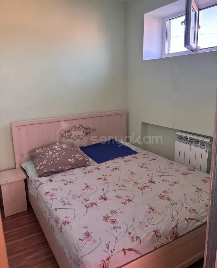 2 Սենյականոց Բնակարան Քարե Շենքում, 50քմ, 5/5 հարկ, Դիզայներական Վերանորոգված, Կահավորված, Արևկող