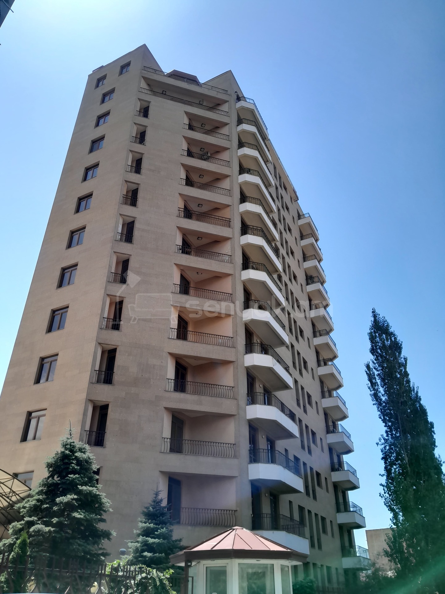 2 Սենյականոց Բնակարան Նորակառույցում, 46քմ, 1/13 հարկ, Նորմալ Վիճակում, Կահավորված