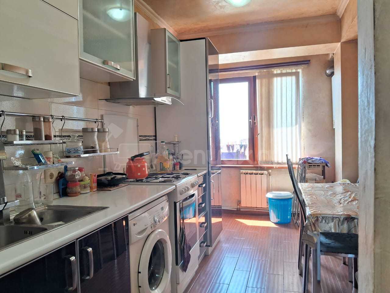 3 Սենյականոց Բնակարան, 64քմ, 12/14 հարկ, Նորմալ Վիճակում