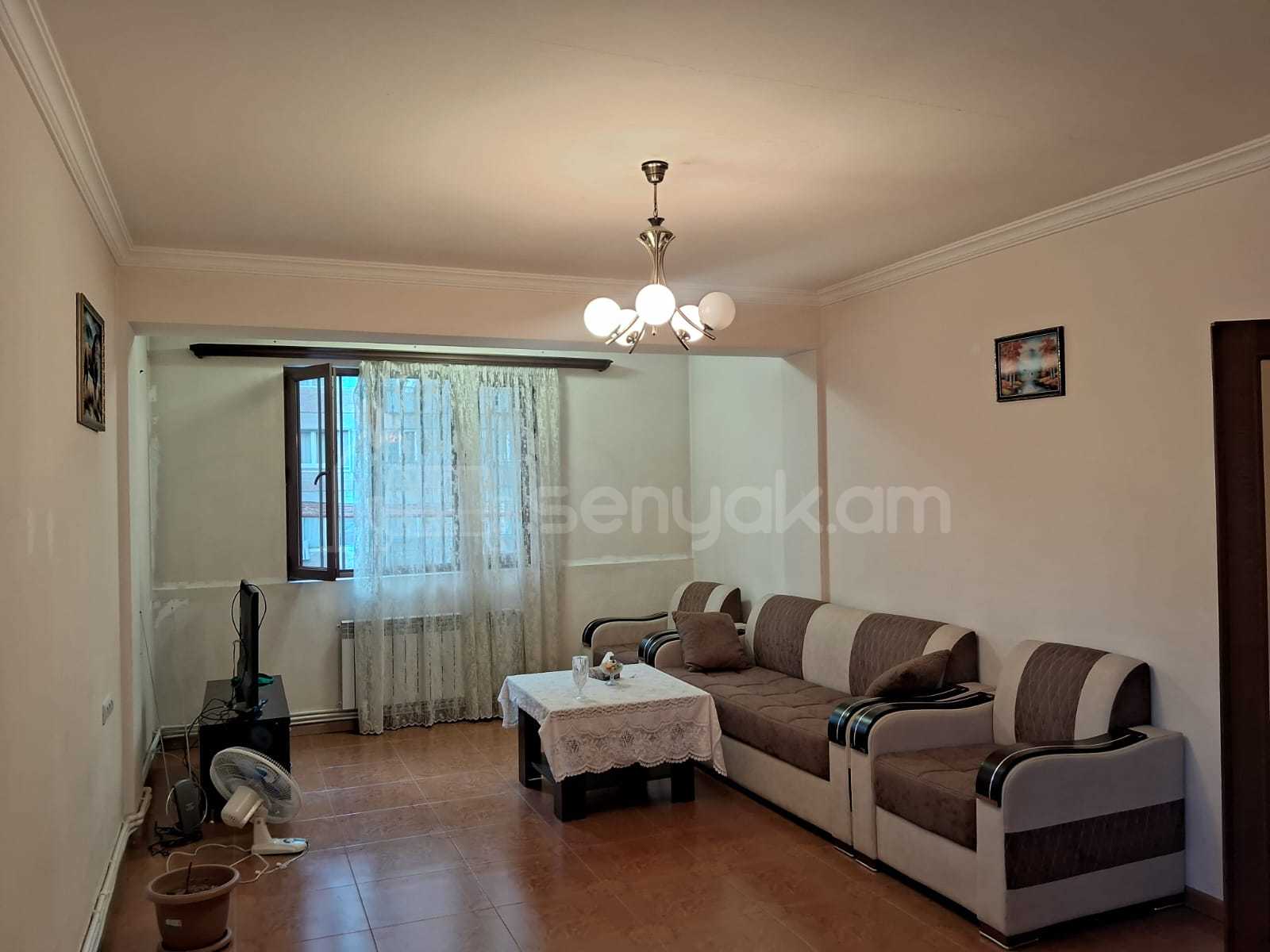 1 Սենյականոց Բնակարան Քարե Շենքում, 47քմ, 1/5 հարկ, Նորմալ Վիճակում