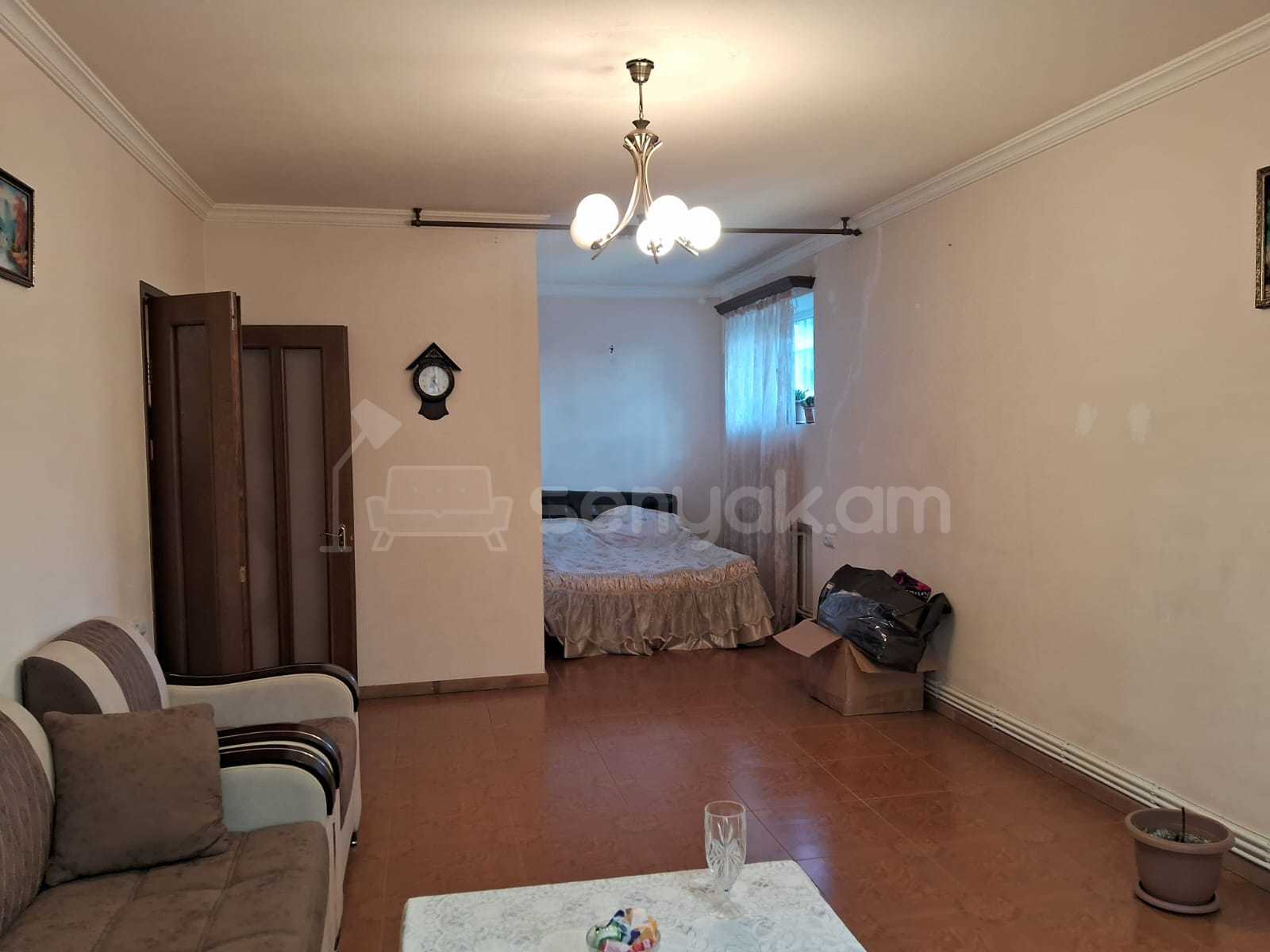 1 Սենյականոց Բնակարան Քարե Շենքում, 47քմ, 1/5 հարկ, Նորմալ Վիճակում
