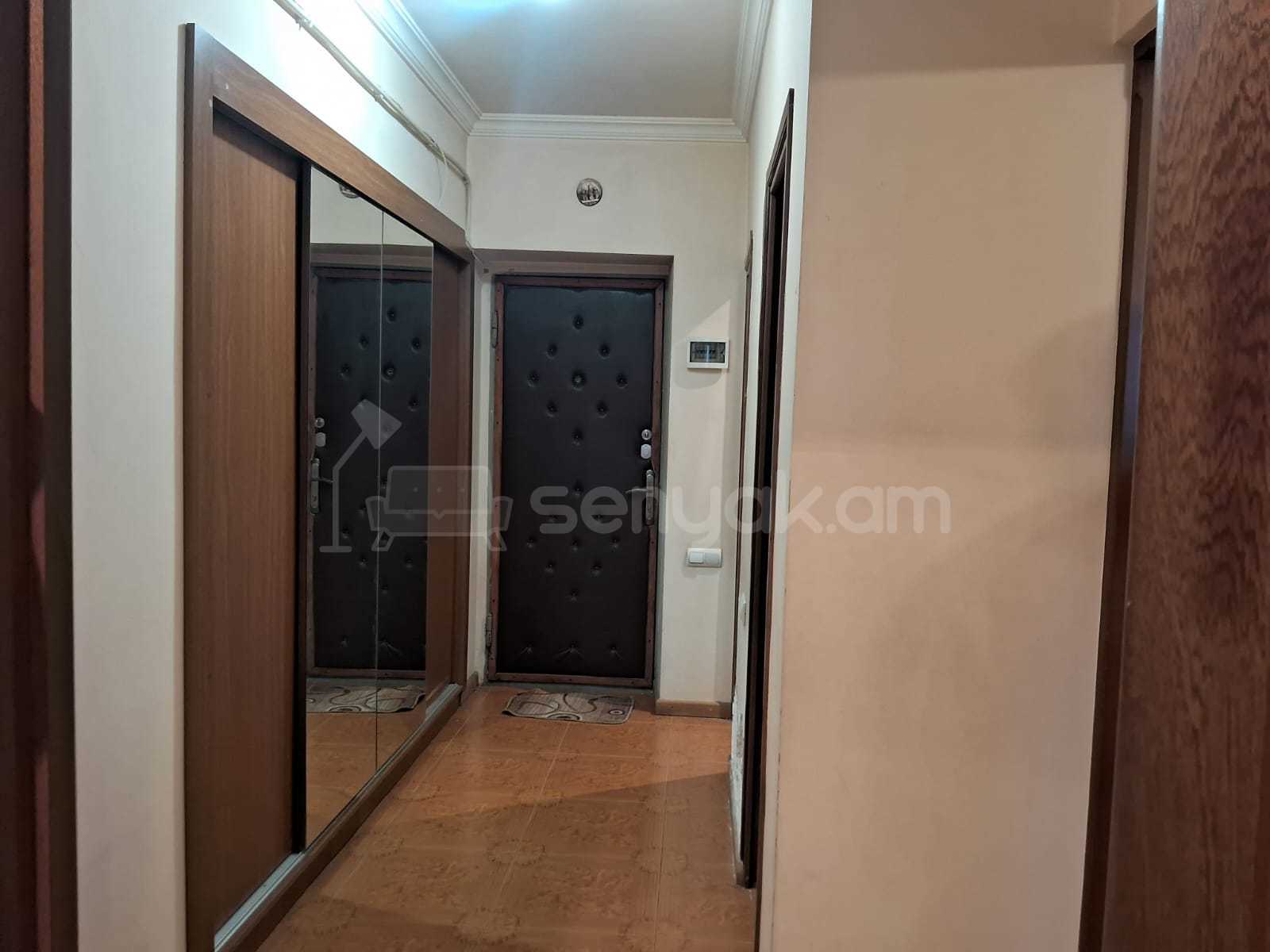 1 Սենյականոց Բնակարան Քարե Շենքում, 47քմ, 1/5 հարկ, Նորմալ Վիճակում