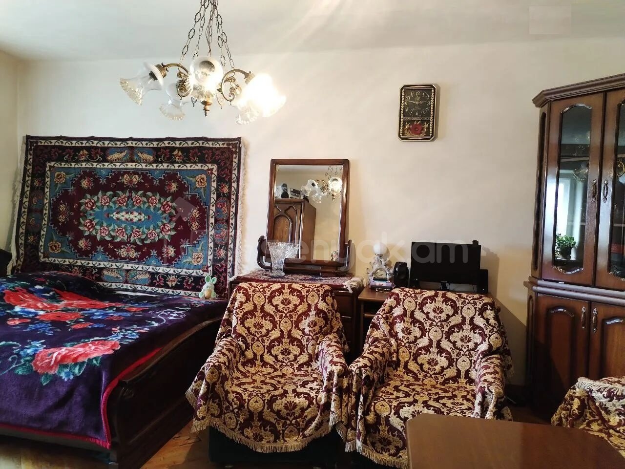1 Սենյականոց Բնակարան Քարե Շենքում, 30քմ, 2/4 հարկ, Նորմալ Վիճակում