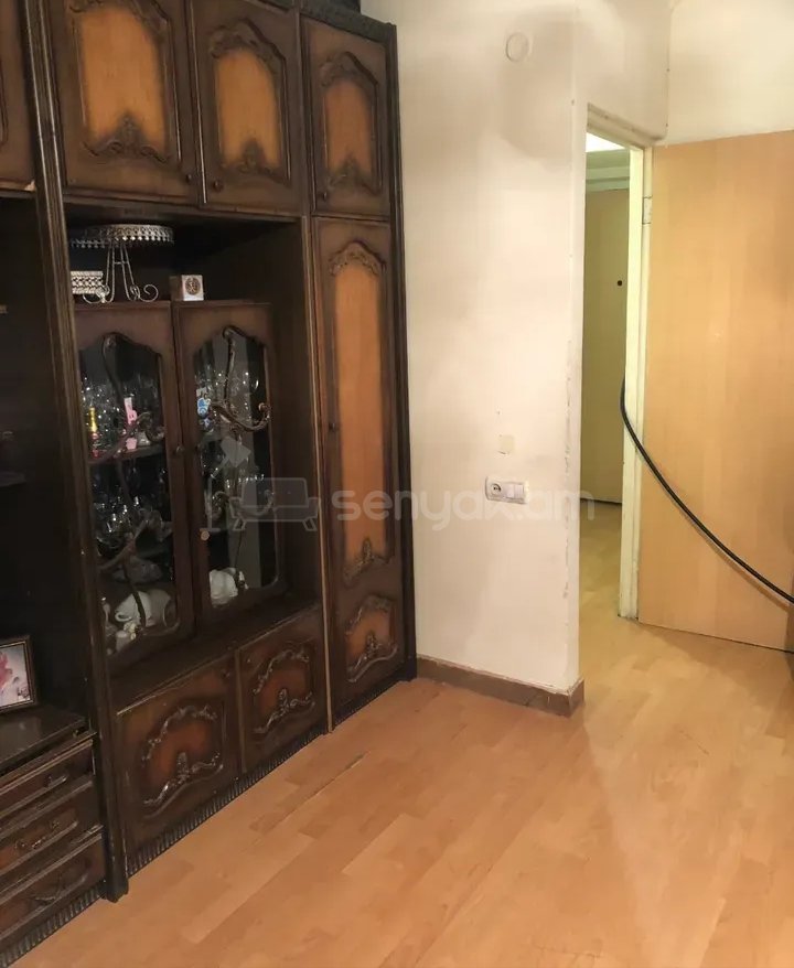 1 Սենյականոց Բնակարան, 45քմ, 3/5 հարկ, Նորմալ Վիճակում, Կահավորված