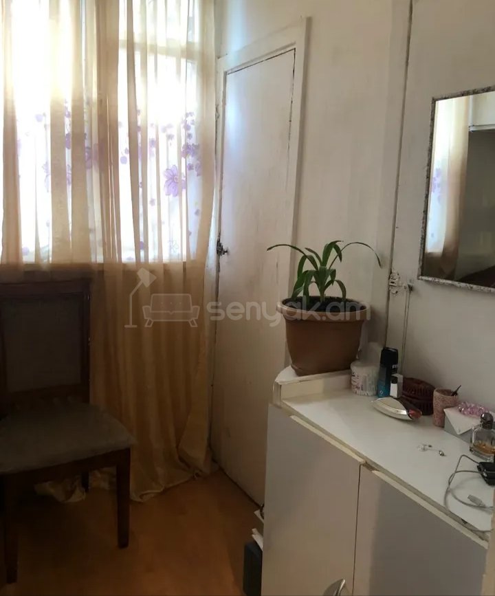 1 Սենյականոց Բնակարան, 45քմ, 3/5 հարկ, Նորմալ Վիճակում, Կահավորված