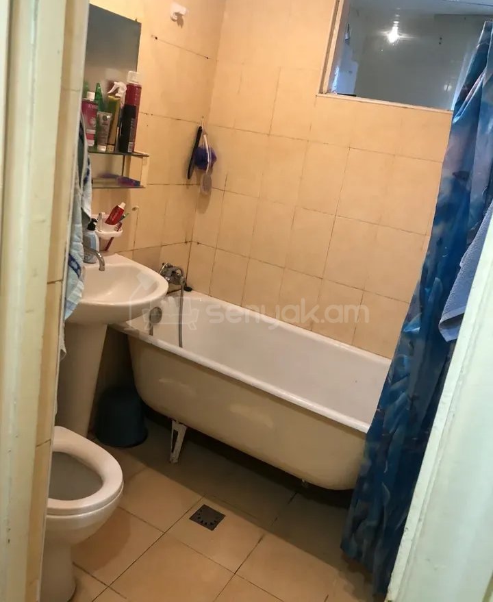 1 Սենյականոց Բնակարան, 45քմ, 3/5 հարկ, Նորմալ Վիճակում, Կահավորված
