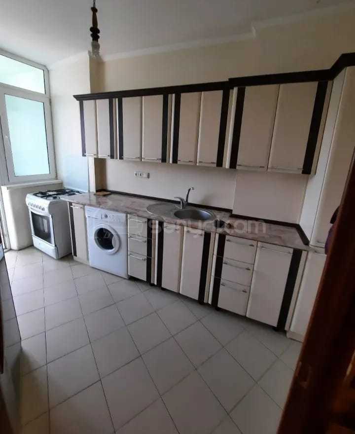 3 Սենյականոց Բնակարան, 97քմ, 8/16 հարկ, Նորմալ Վիճակում