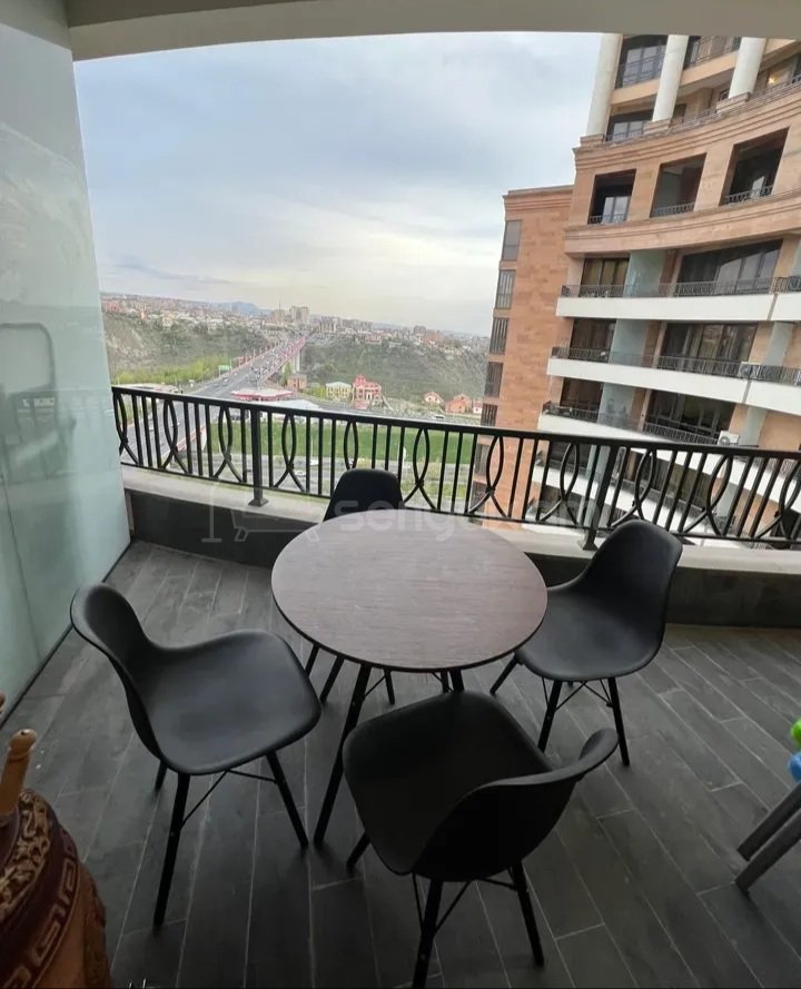 3 Սենյականոց Բնակարան Նորակառույցում, 98քմ, 12/20 հարկ, Դիզայներական Վերանորոգված