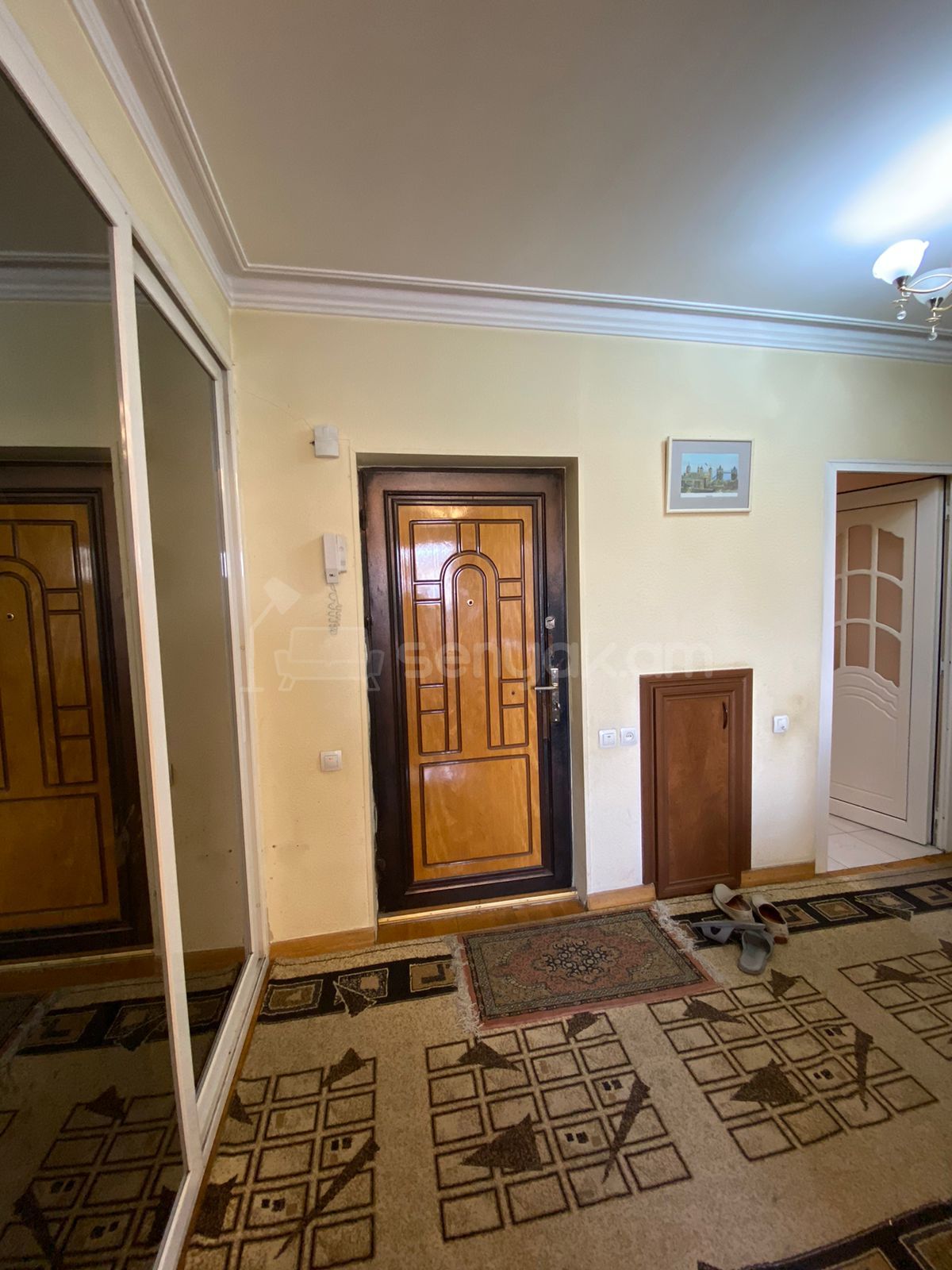 6 Սենյականոց Բնակարան, 97քմ, 3/9 հարկ, Նորմալ Վիճակում