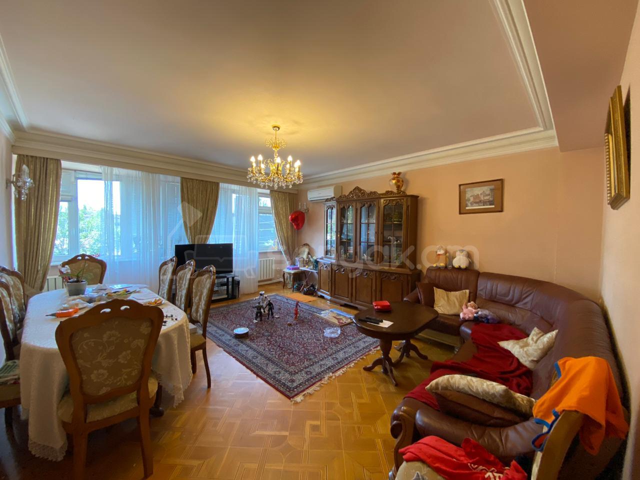 6 Սենյականոց Բնակարան, 97քմ, 3/9 հարկ, Նորմալ Վիճակում