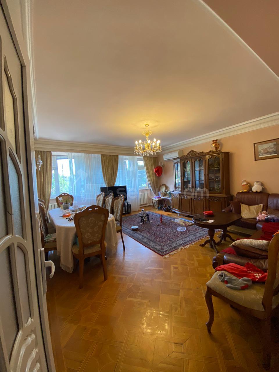 6 Սենյականոց Բնակարան, 97քմ, 3/9 հարկ, Նորմալ Վիճակում